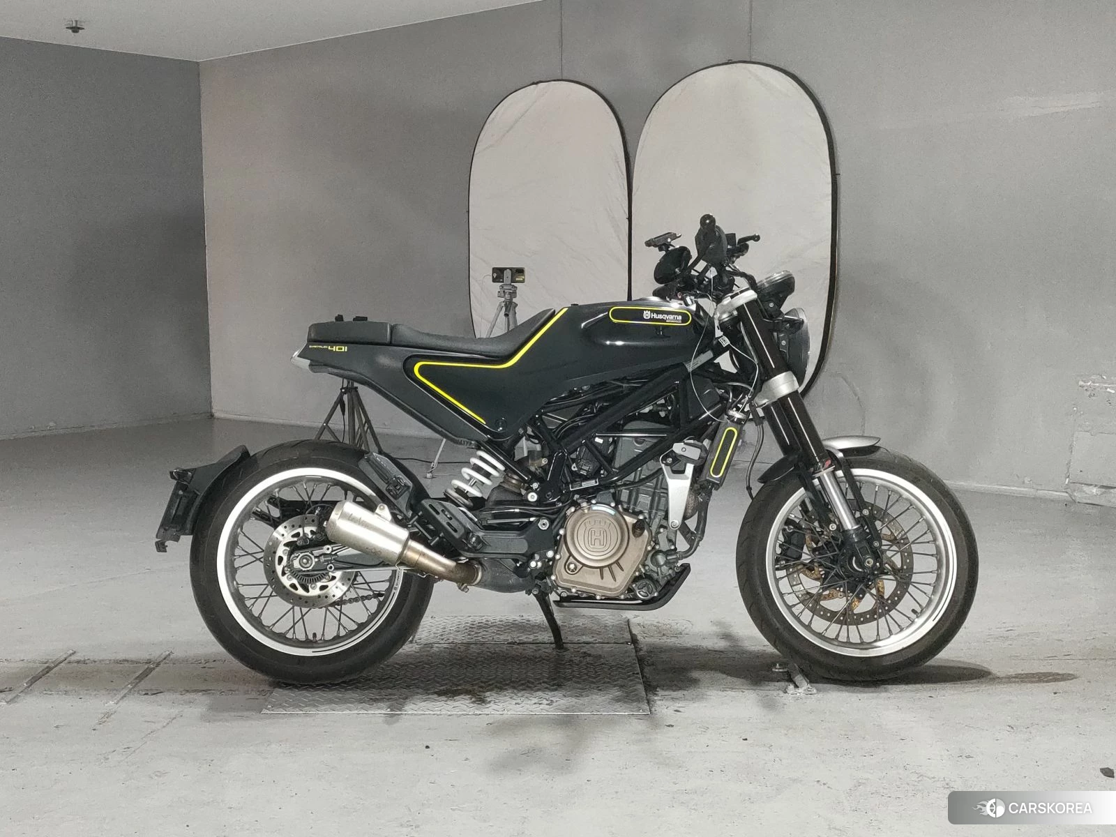 Husqvarna SVARTPILEN 401 2018 из Японии