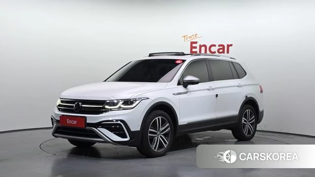 Volkswagen Tiguan Allspace 2022 Белый из Кореи