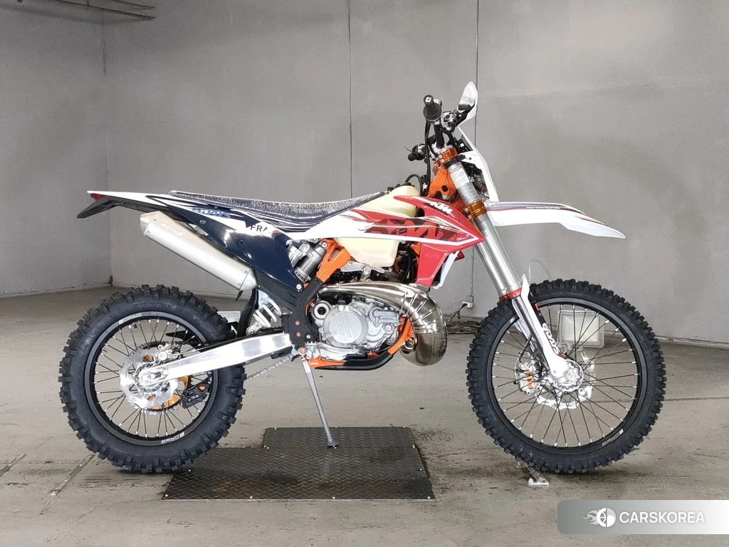 Проданный KTM 250EXC SIXDAYS TPI 2023 из Японии