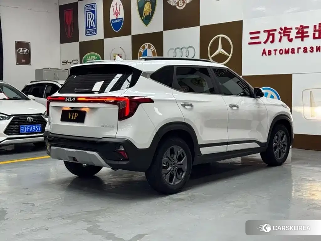 Kia Seltos 2024 Белый из Китая, фото 2