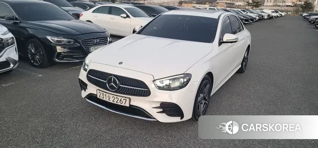 Mercedes-Benz E-Class W213 2023 Белый из Кореи