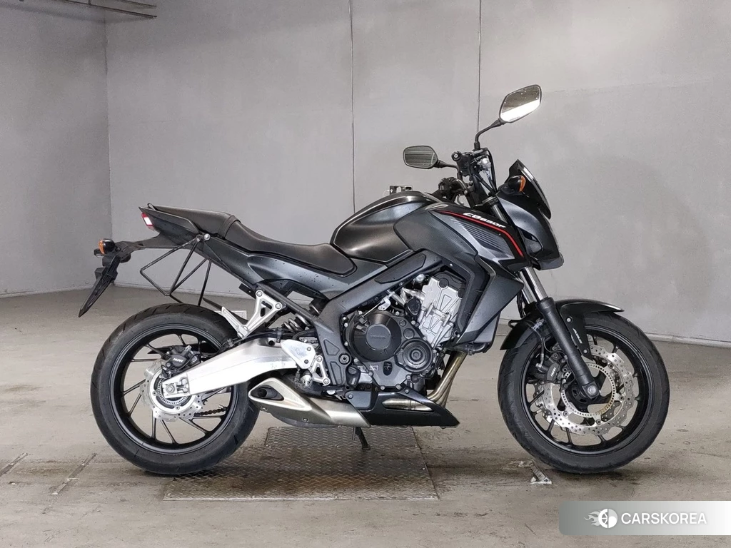 Проданный Honda CB650F 2014 из Японии