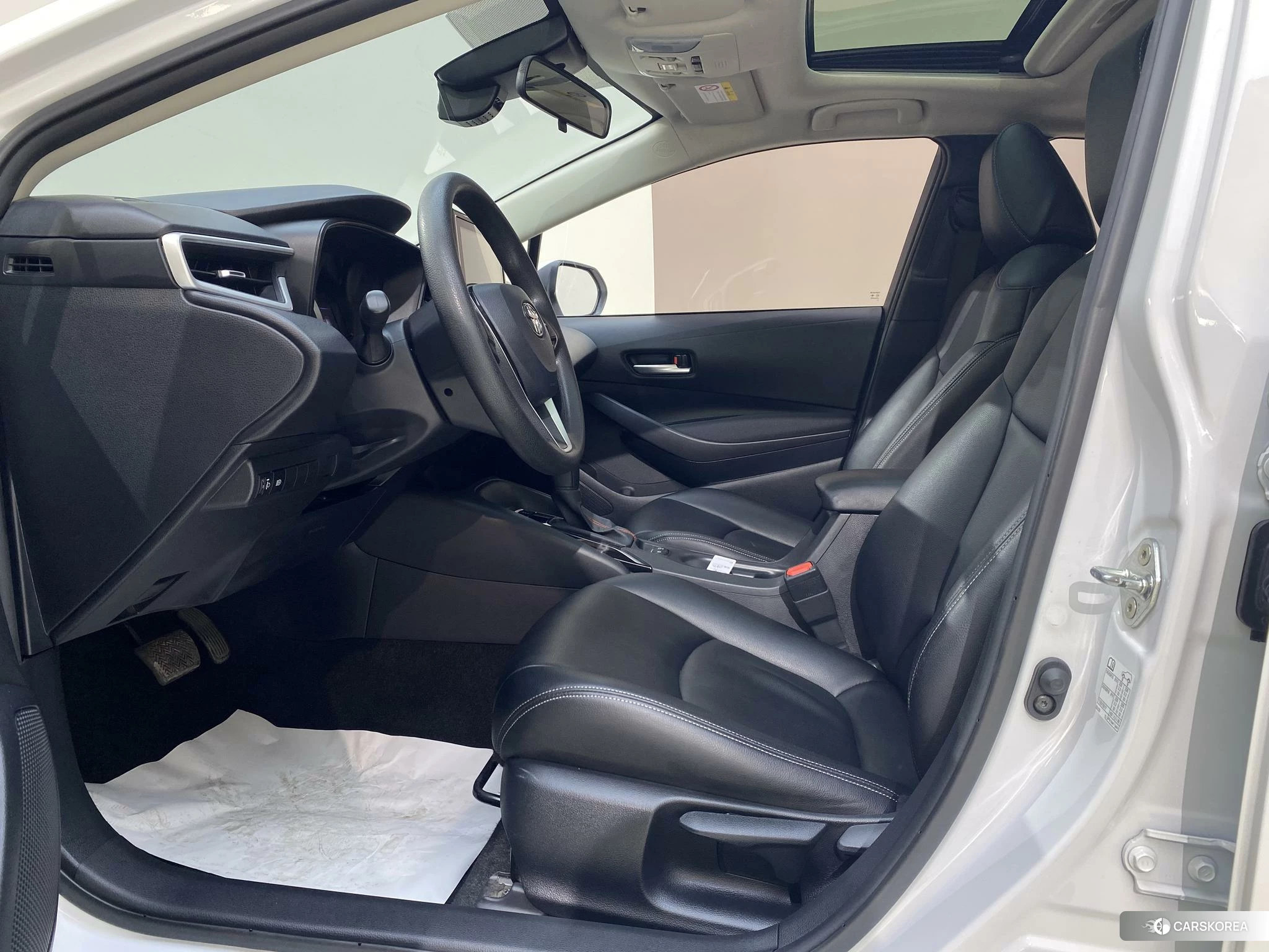Toyota Corolla 2021 Белый из Китая