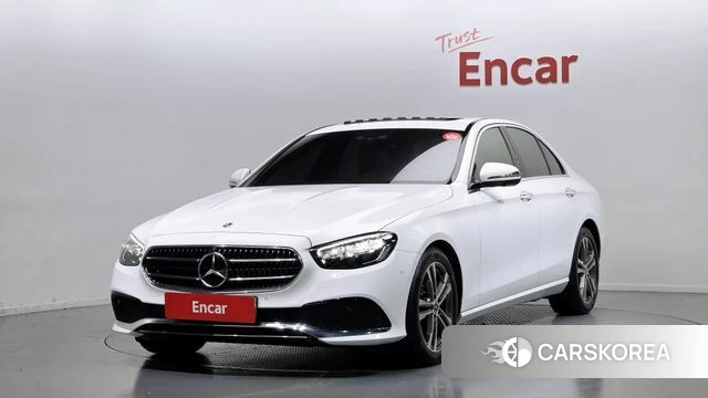 Mercedes-Benz E-Class W213 2023 Белый из Кореи