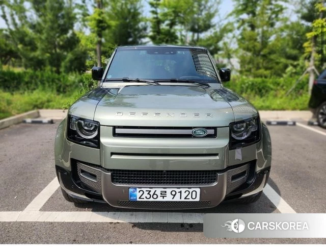 Land Rover Defender (L663) 2024 Зеленый из Кореи