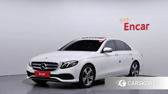 Mercedes-Benz E-Class W213 2018 Белый из Кореи