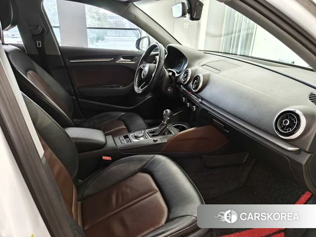 Audi A3 2018 Белый из Китая