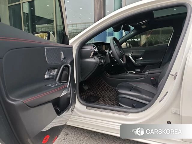 Mercedes-Benz Class A 2024 Белый из Китая