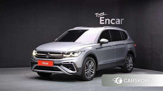 Volkswagen Tiguan Allspace 2022 Серебряный из Кореи