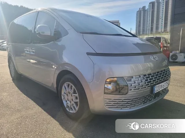 Hyundai Staria 2021 Серебряный из Кореи