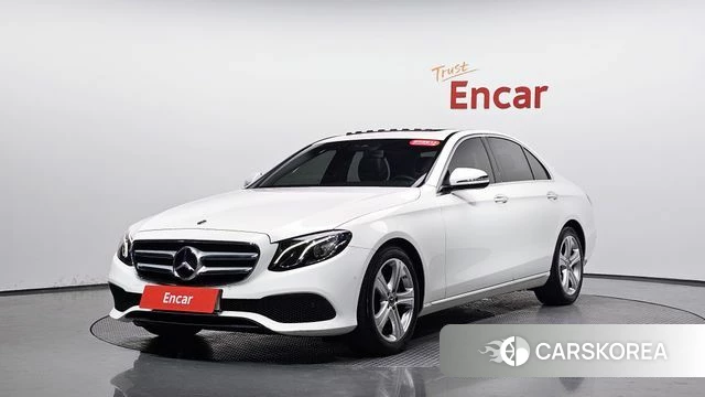 Mercedes-Benz E-Class W213 2018 Белый из Кореи