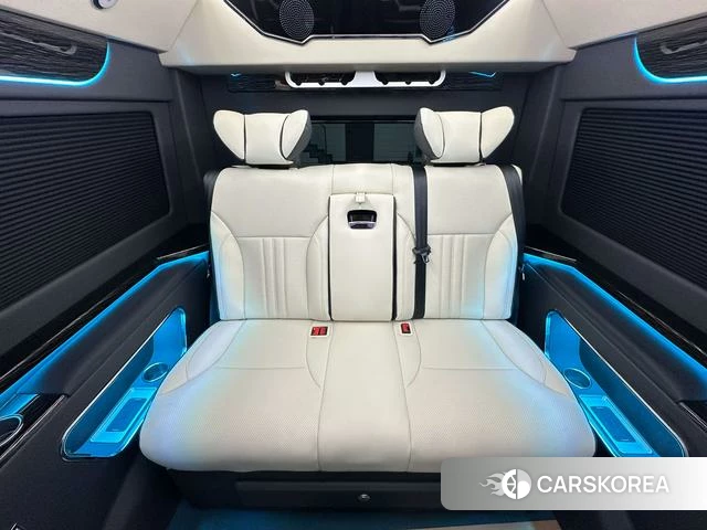 Toyota Hiace 2026 Черный из Китая