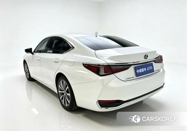 Lexus ES 2021 Белый из Китая