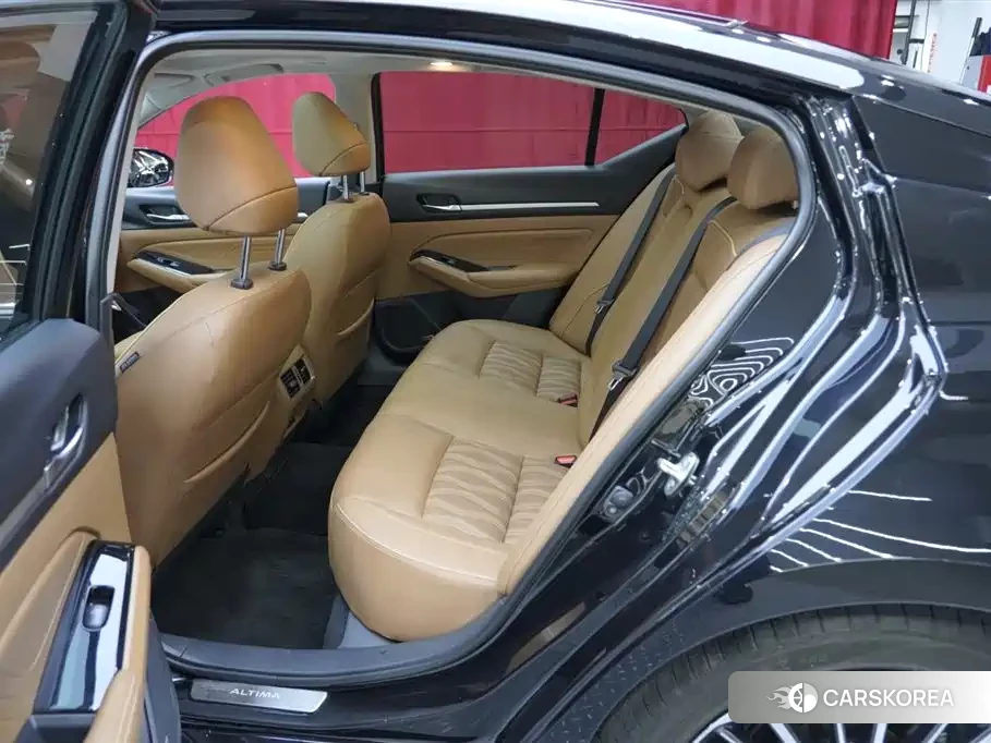 Nissan Altima 2023 Черный из Китая