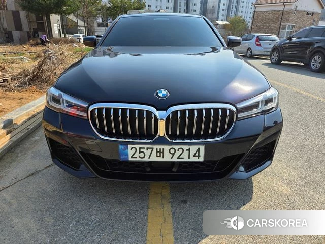 BMW 5 Series (G30) 2021 Черный из Кореи