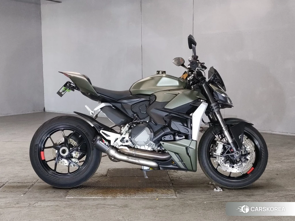 Проданный Ducati STREETFIGHTER V2 2023 из Японии