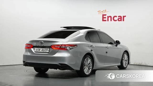 Toyota Camry (XV70) 2018 Серебряный из Кореи