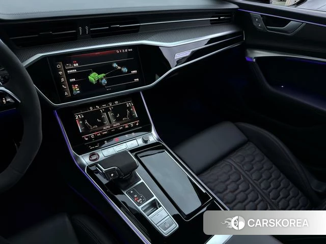 Audi RS 6 2022 Черный из Китая