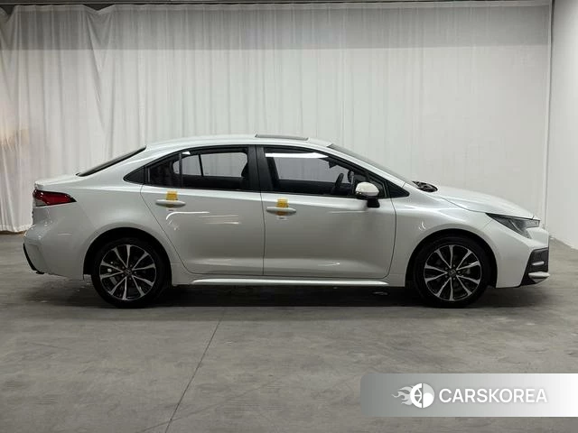 Toyota Lei Ling 2021 Белый из Китая