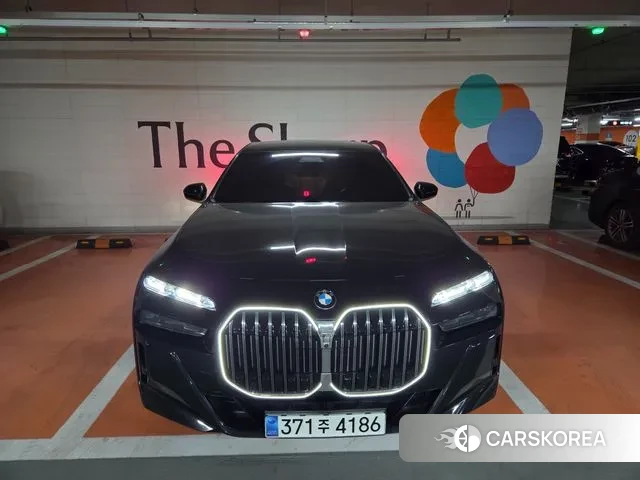 BMW 7 Series (G70) 2023 Черный из Кореи