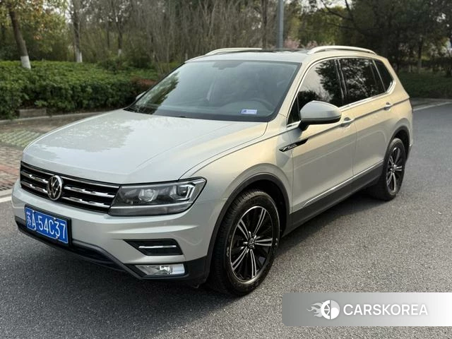 Volkswagen Tiguan L 2021 Шампань из Китая