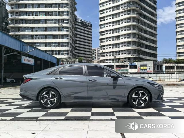 Hyundai Elantra 2021 Темно-серый из Китая