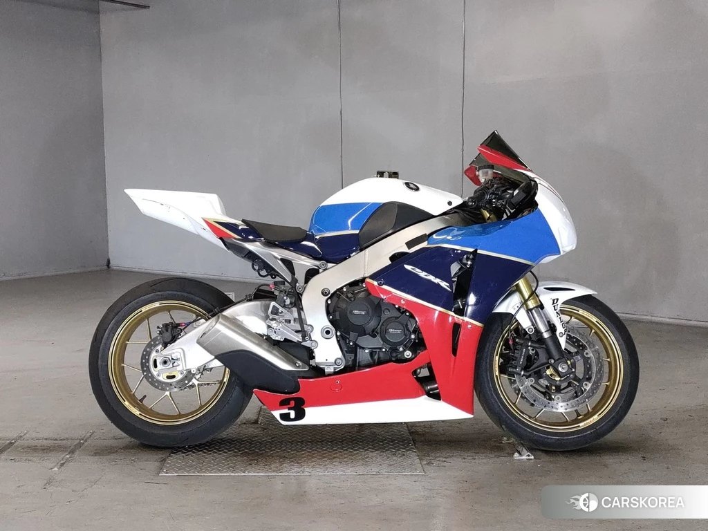 Проданный Honda CBR1000RR 2010 из Японии, фото 2