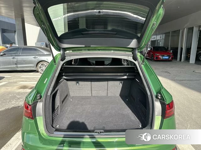 Audi RS 4 2021 Зеленый из Китая