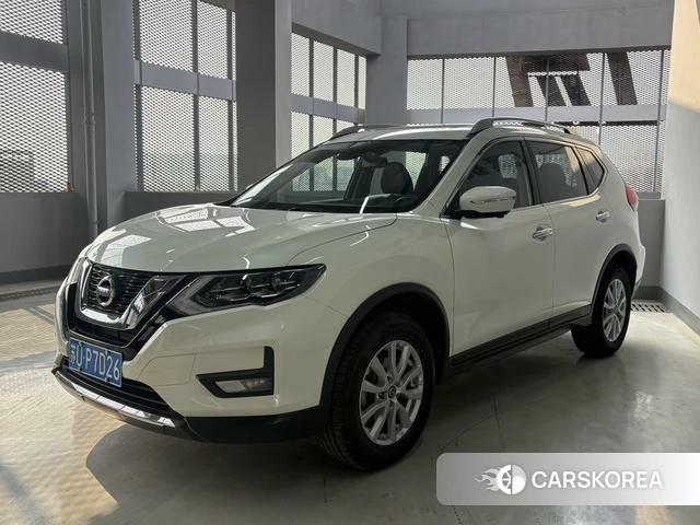 Nissan Qijun 2021 Белый из Китая