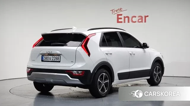 Kia Di Ol Nu Niro 2025 Белый из Кореи