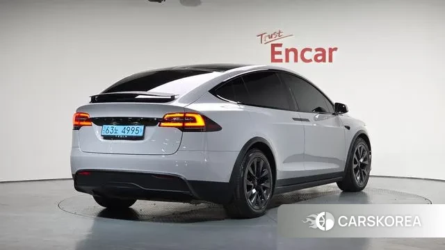 Tesla Model X 2023 Серебристо-серый из Кореи