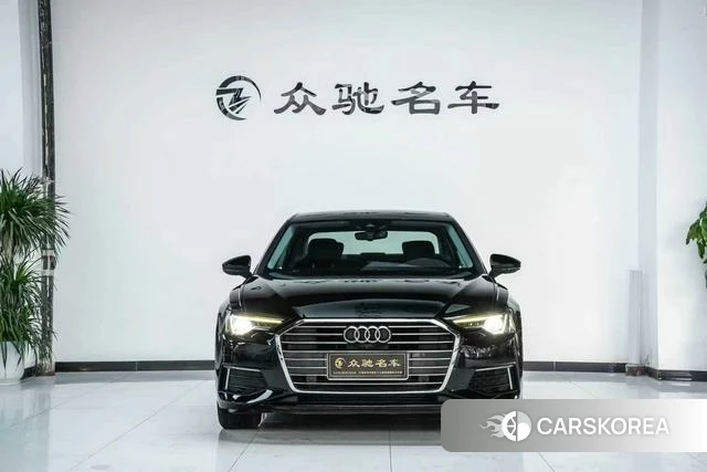 Audi A6L 2021 Черный из Китая