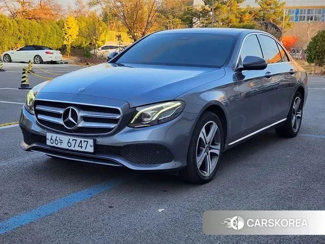 Mercedes-Benz E-Class W213 2019 Серый из Кореи