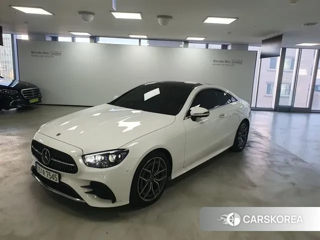 Mercedes-Benz E-Class W213 2022 Белый из Кореи