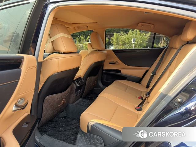 Lexus ES 2023 Синий из Китая