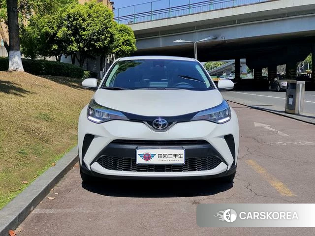Toyota C-HR 2022 Белый из Китая