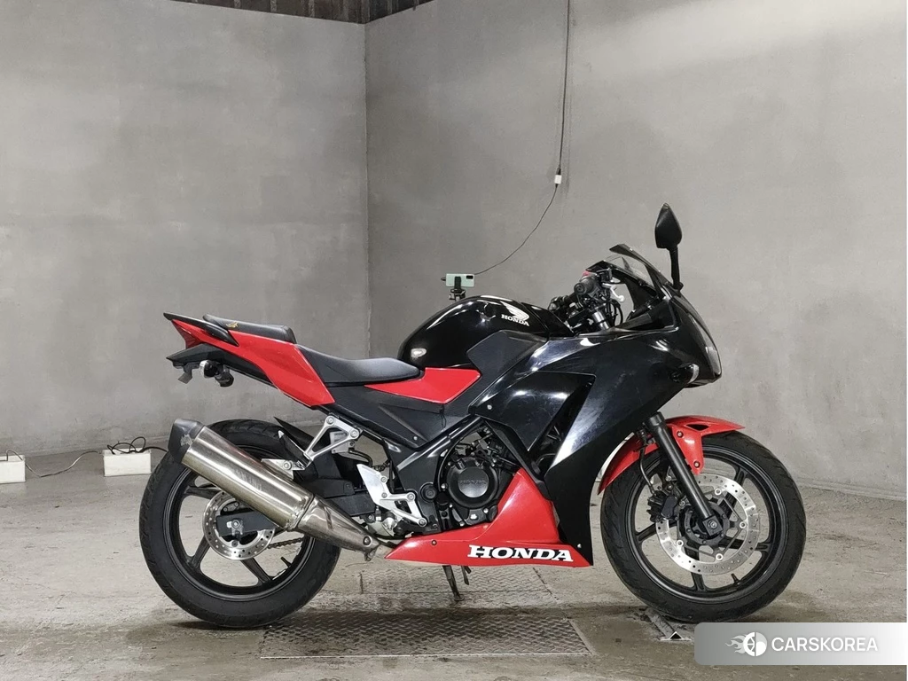 Проданный Honda CBR250R 2015 из Японии
