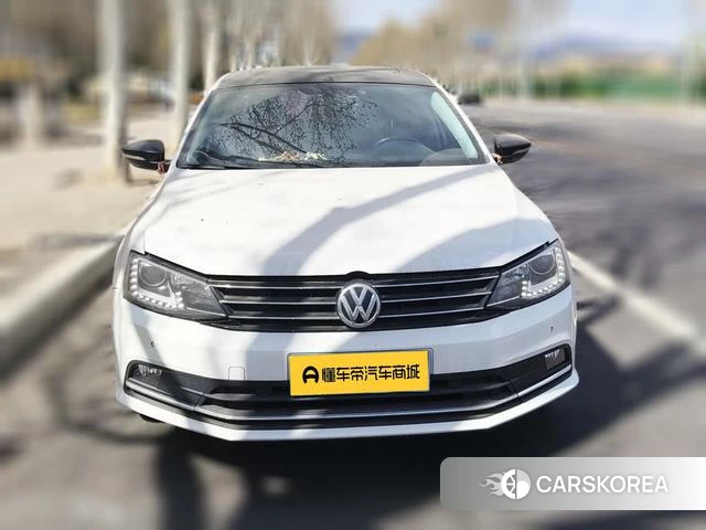 Volkswagen Sagitar 2018 Белый из Китая