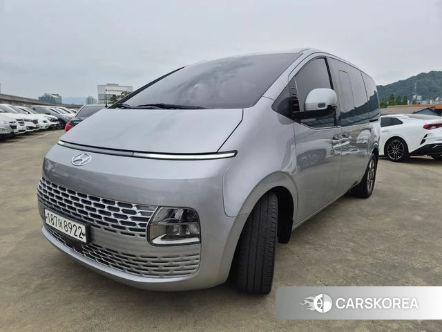 Hyundai Staria 2021 Серебряный из Кореи