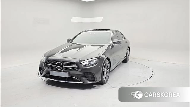 Mercedes-Benz E-Class W213 2023 Серый из Кореи