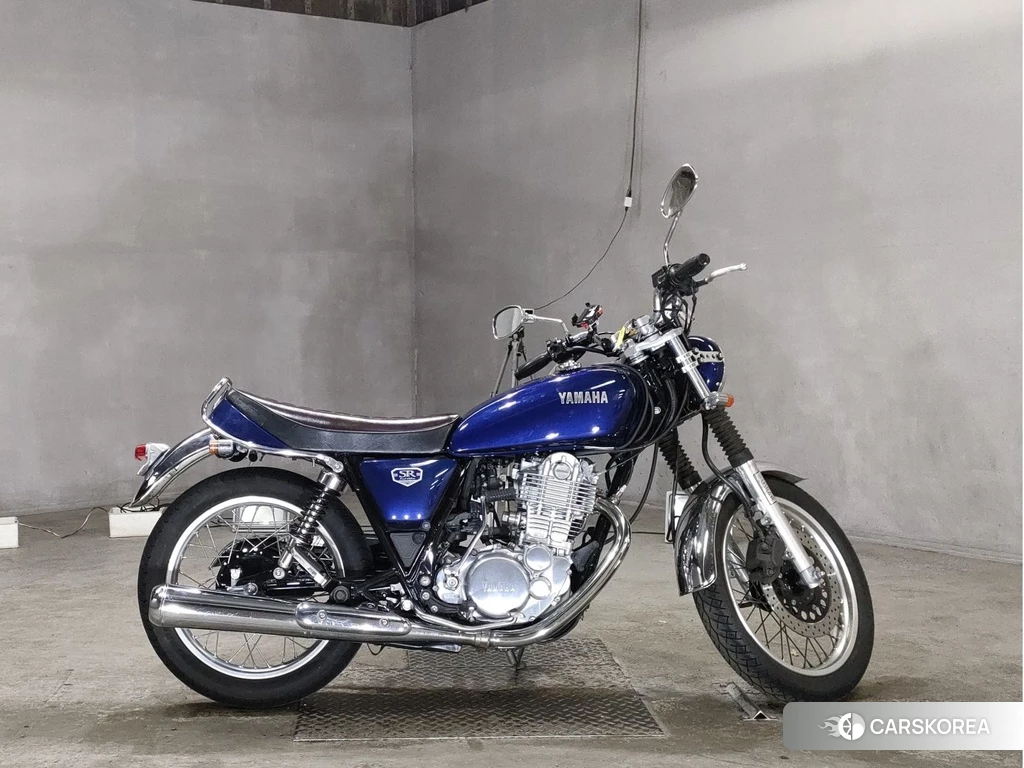 Проданный Yamaha SR 400 2021 из Японии