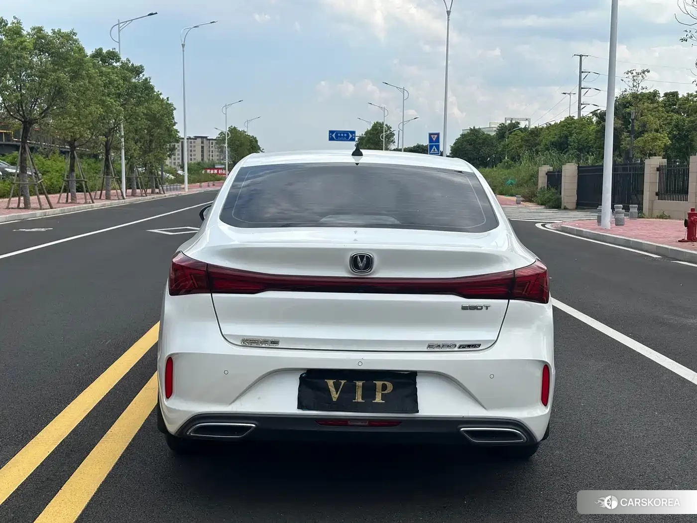 Chang'an Yidong 2023 Белый из Китая