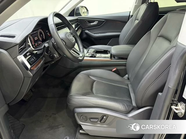 Audi Q8 2024 Черный из Китая