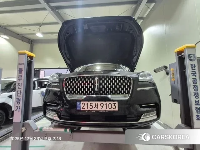 Lincoln Aviator 2nd generation 2023 Черный из Кореи