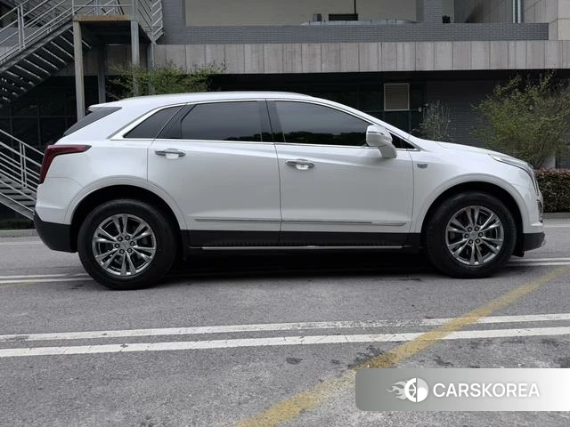 Cadillac XT5 2021 Белый из Китая