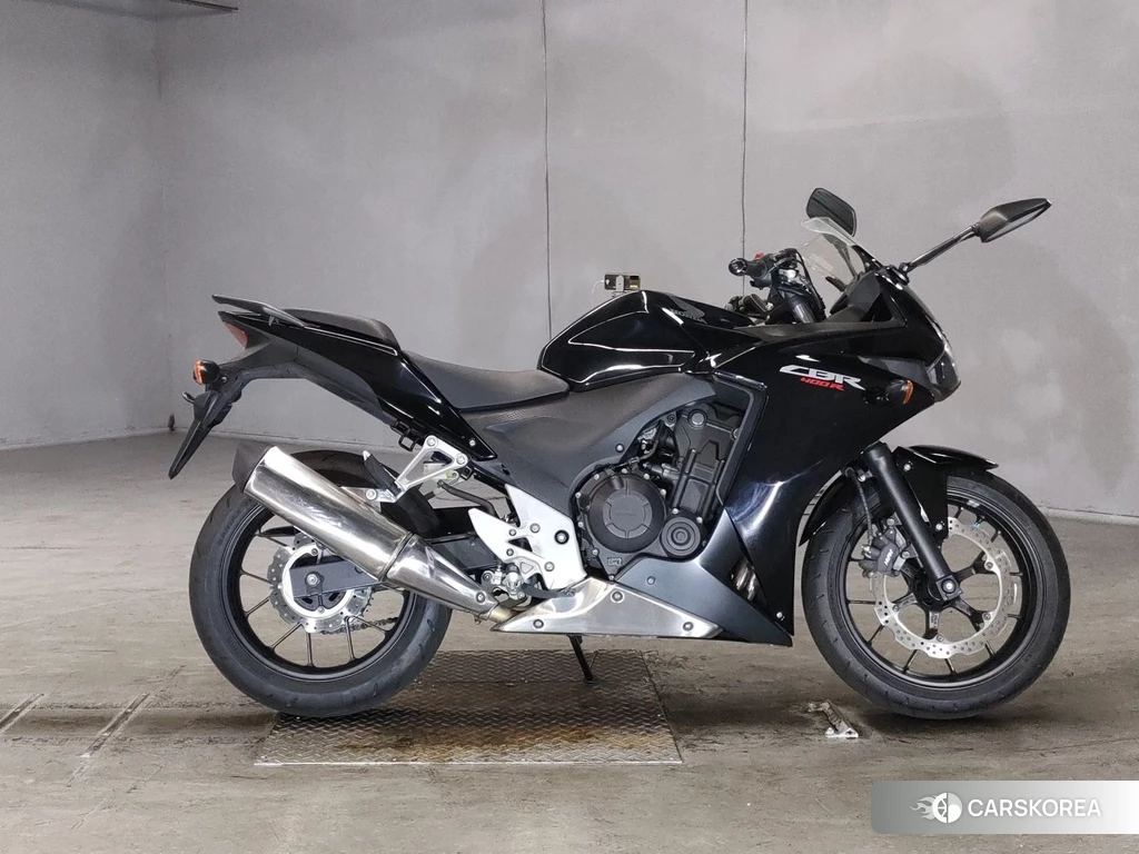 Проданный Honda CBR400R 2014 из Японии