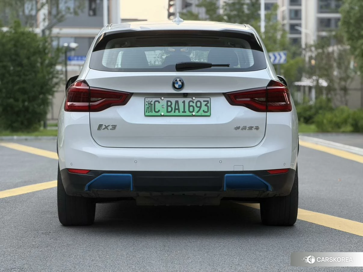 BMW iX3 2020 Белый из Китая