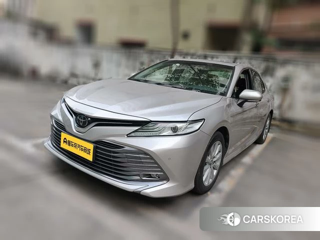 Toyota Camry 2020 Серебристо-серый из Китая