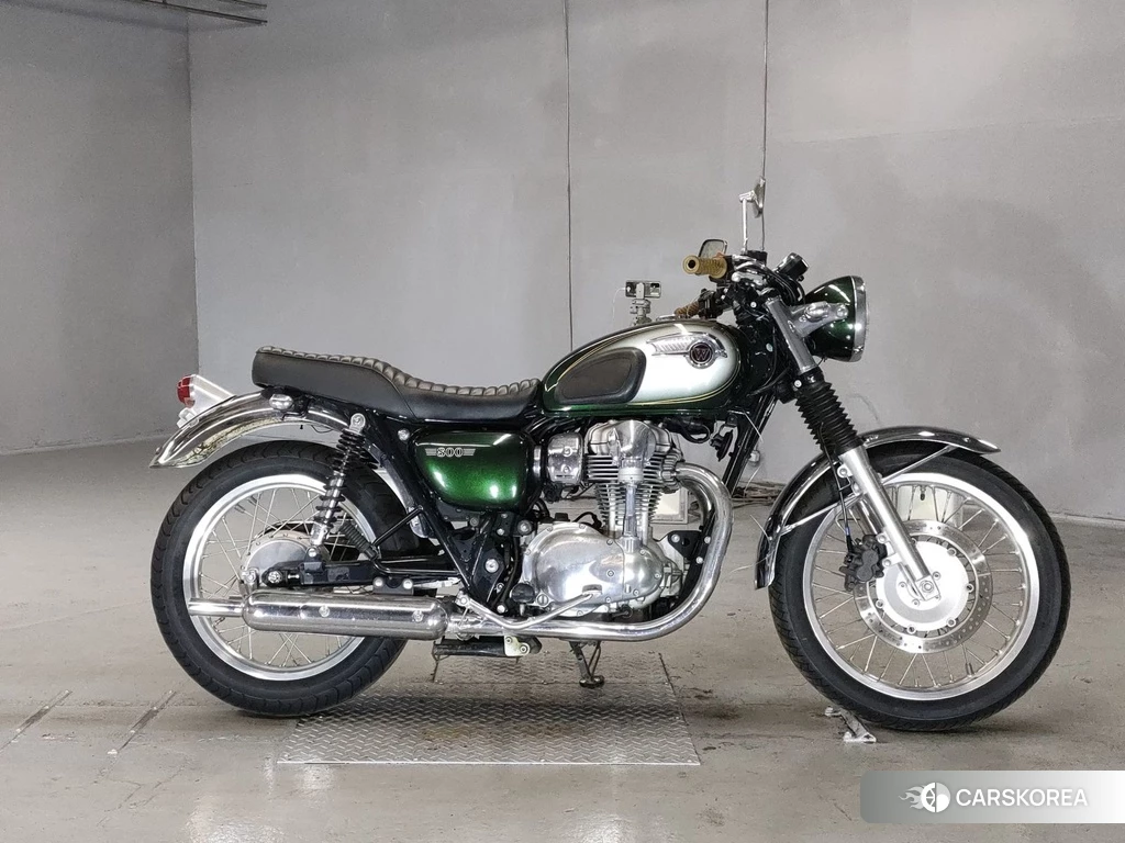 Проданный Kawasaki W800 2011 из Японии