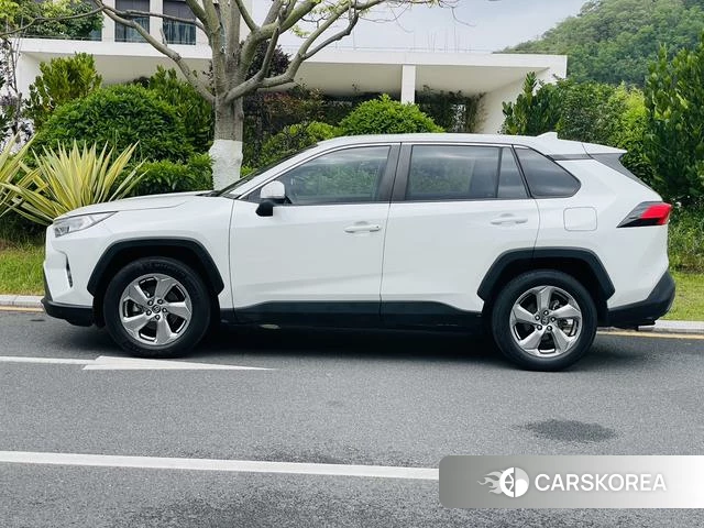 Toyota RAV4 Rongfang 2022 Белый из Китая